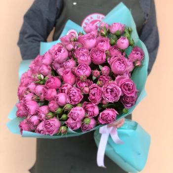 Букет из кустовых розовых роз (артикул: 176715)