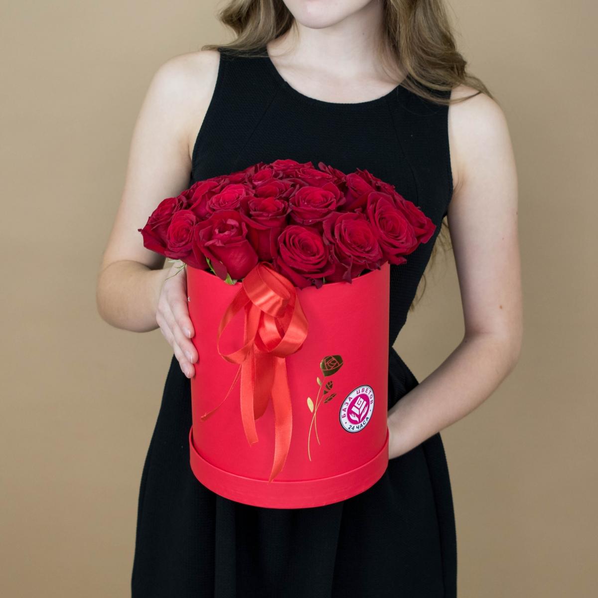 Розы красные в шляпной коробке код товара  2145