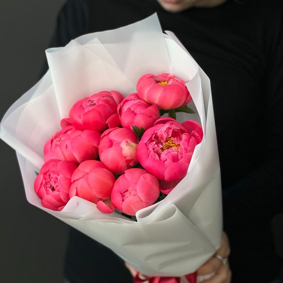 Букет с пионами 9 шт код  163350